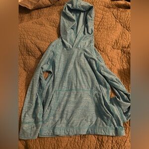 Hanna Andersson light blue hooded top size 4